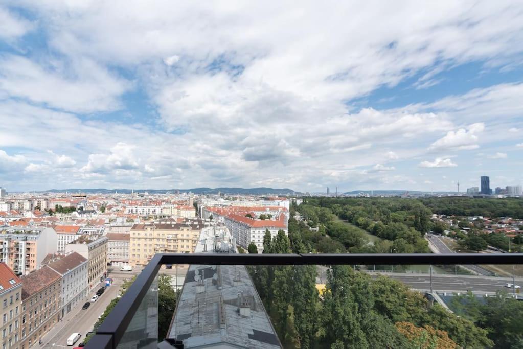 Апартаменты Hoch Hinaus, Neu Und Stilvoll Mit Pool Am Dach Вена Экстерьер фото